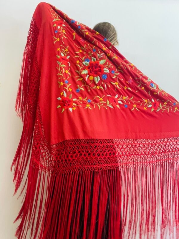 Mantón Bordado Rojo